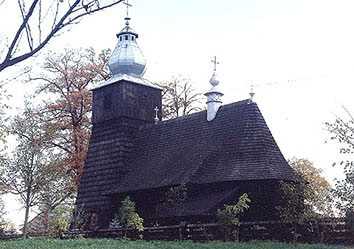 Zabytkowy drewniany kościół z XVII w. - 16 kB